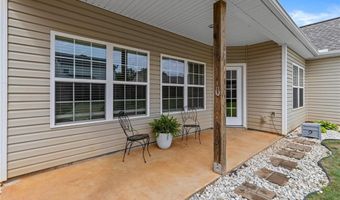 419 Highland Pointe Dr, Alto, GA 30510