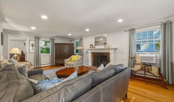 40 Vantana Dr, Bristol, CT 06010