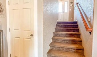 502 Granite Dr, Bismarck, ND 58503