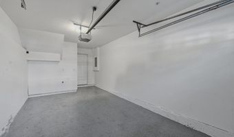 2 MARINA Dr, Bayonne, NJ 07002