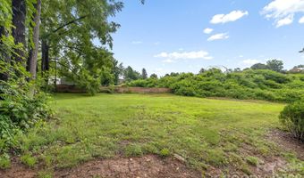 2 Cottage Cove Ln, Asheville, NC 28803
