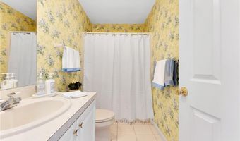 19 Vanderbilt Dr, Narragansett, RI 02882