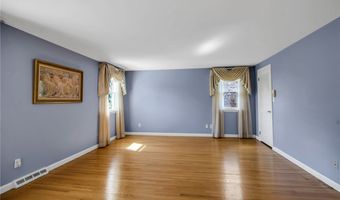92 Dan Troy Dr, Amherst, NY 14221