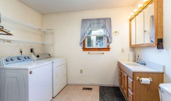 607 6th St, Ames, IA 50010