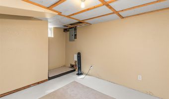 1427 Mattern Ave, Des Moines, IA 50316