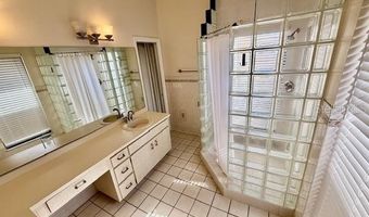 906 CHIPAWAY Dr, Apollo Beach, FL 33572