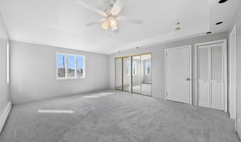 15 Hayes Rd, Amity Harbor, NY 11701