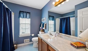 18 Peaksail Dr, Bayville, NJ 08721
