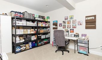 144 COWBIRD St, Lake Frederick, VA 22630