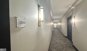 2001 15TH St N #320, Arlington, VA 22201