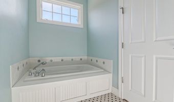 40418 N South Newport Dr, Antioch, IL 60002