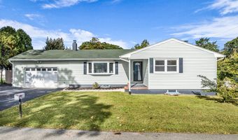 76 Maple St, Beachwood, NJ 08722