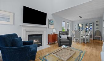 14 Fox Dr 14, Narragansett, RI 02882