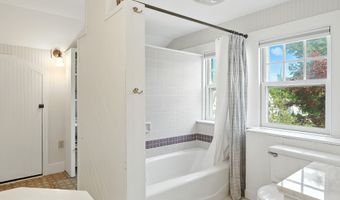 309 Foreside Rd, Falmouth, ME 04105