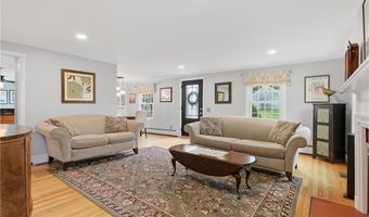 27 Old Meadow Ln, Cumberland, RI 02864