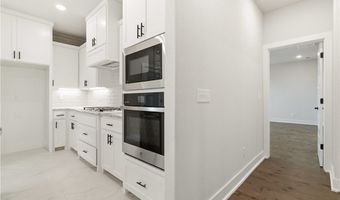 6704 Orange Ave, Bentonville, AR 72713