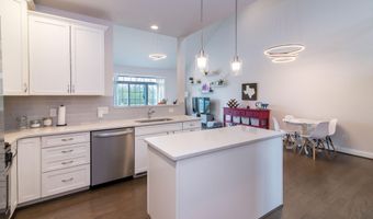 2544 Oxford Cir, Ann Arbor, MI 48103