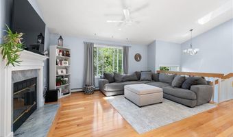 153 Grandview Ave, Lincoln, RI 02865