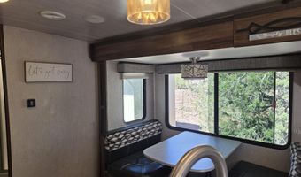 13 W Couchman Trl, Ash Fork, AZ 86320