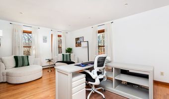 8 Phoebee Ln, Brookfield, CT 06804