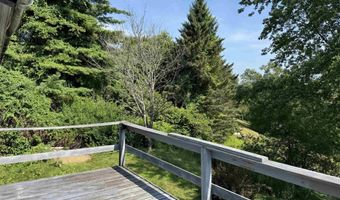 35 Hillcrest Ter, Brattleboro, VT 05301