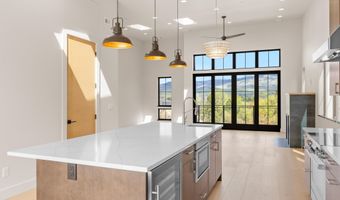 138 Clear Creek Dr, Ashland, OR 97520