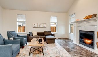 20800 YOSEMITE St, Aurora, OR 97002