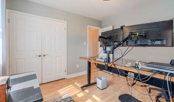 942 N MCKINLEY Rd, Arlington, VA 22205