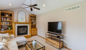 2932 SW Meadow Ridge Dr, Ankeny, IA 50023