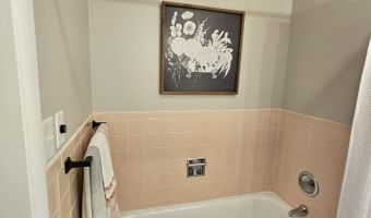 730 E 17th Street Pl, Baxter Springs, KS 66713