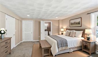 71 Rolling Hill Dr, Exeter, RI 02822