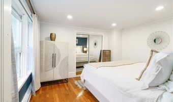 821 Post Rd, Warwick, RI 02888