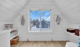 375 E Barnegat Ave, Bayville, NJ 08721