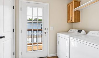 7368 BERWICK Dr 8, Ankeny, IA 50021