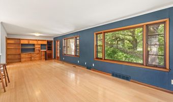 2619 Meadow Glen Rd, Ames, IA 50014