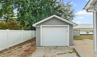 2405 Woodcrest Dr, Alton, IL 62002