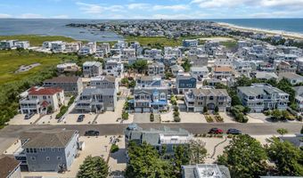 21 W Magnolia Ave, Beach Haven, NJ 08008