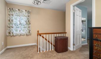 10 Roselawn Ave, North Smithfield, RI 02824