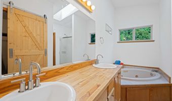 88600 TROUT POND Ln, Bandon, OR 97411