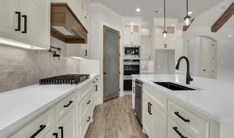 313 Wrangler Ct, Weatherford, TX 76085