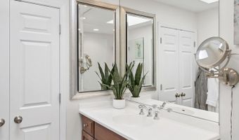 1415 W Hawthorne St, Arlington Heights, IL 60005