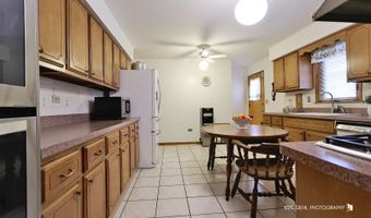 20 W371 Diversey Ave, Addison, IL 60101