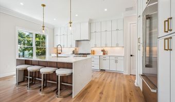 10033 CLUE Dr, Bethesda, MD 20817