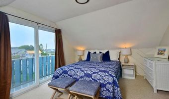 24 Redwood Dr, Narragansett, RI 02882