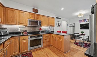 2785 Maitland Dr, Ann Arbor, MI 48105