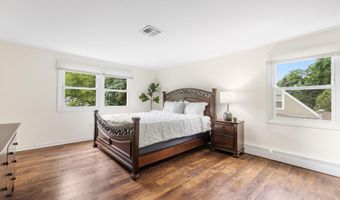 140 Idlebrook Ln, Aberdeen, NJ 07747