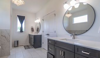 921 Justine Cir E, Indianapolis, IN 46234