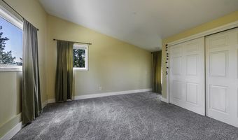1000 Ivy Ln, Ashland, OR 97520