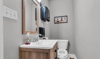 202 W Main St, Ardmore, OK 73401