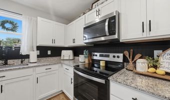 208 Pointer Dr, Albertville, AL 35950
